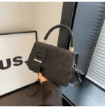 Wholesale 2025 Trendy Ladies Shoulder Bags Retro Brand Fashion Style Crossbody Sling Bags Women's Handbags - Image 2