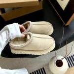 OEM&ODM High Quality UGGS Brand Sheepskin Fur Integrated Wool Slippers Winter Women's Shoes - Image 2